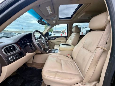 Used 2010 GMC Yukon XL Denali AWD/4WD image 15