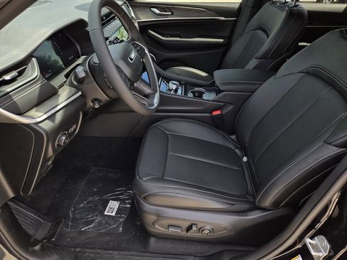 New 2026 Jeep Grand Cherokee Limited AWD/4WD image 17