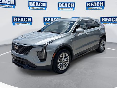 Used 2025 Cadillac XT4 Premium Luxury FWD image 1