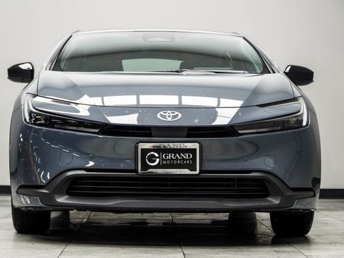 Used 2025 Toyota Prius LE image 7