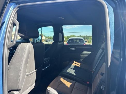 Used 2024 Chevrolet Silverado 2500 High Country w/ Technology Package AWD/4WD image 8