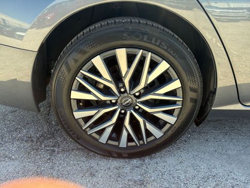 Used 2025 Nissan Altima 2.5 SV image 24