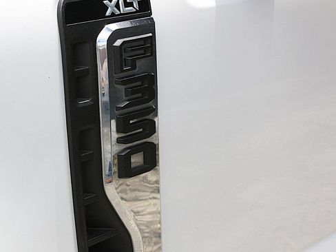Used 2023 Ford F350 XLT AWD/4WD image 13