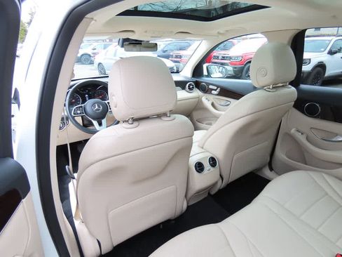 Used 2021 Mercedes-Benz GLC 300 4MATIC image 14