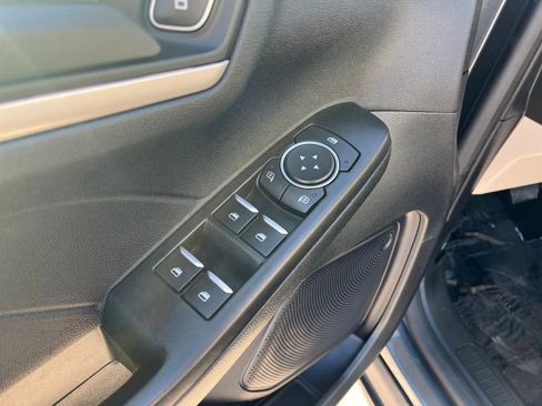 Used 2022 Ford Escape SE image 14