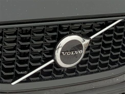 Certified 2025 Volvo XC60 T8 Core w/ Protection Package Premier image 11