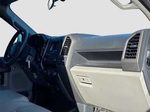 Used 2022 Ford F250 XL w/ Power Equipment Group image 26