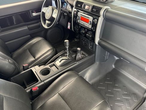 Used 2014 Toyota FJ Cruiser 4WD w/ Upgrade Package image 33