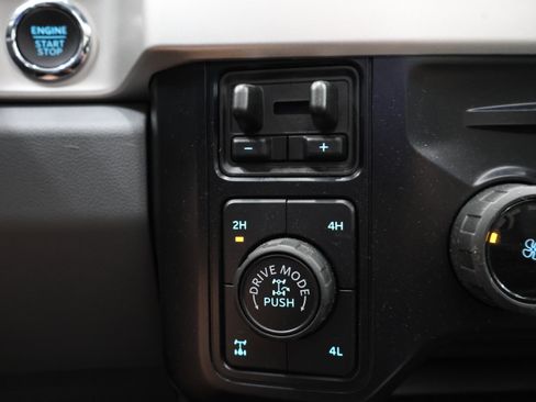 Used 2025 Ford F250 XLT w/ Black Appearance Package AWD/4WD image 48