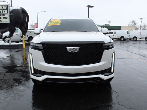 Used 2021 Cadillac Escalade Sport Platinum w/ Heavy-Duty Trailer Package image 2