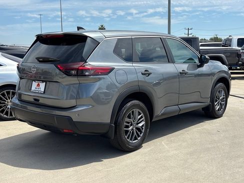 Used 2026 Nissan Rogue S FWD image 3