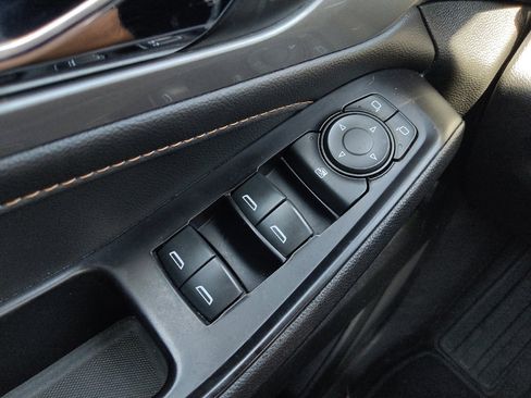 Used 2020 Chevrolet Traverse LS FWD image 27