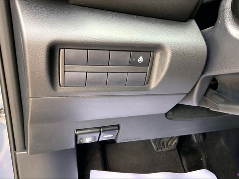 Used 2024 Nissan Kicks SR w/ SR Premium Package FWD image 32
