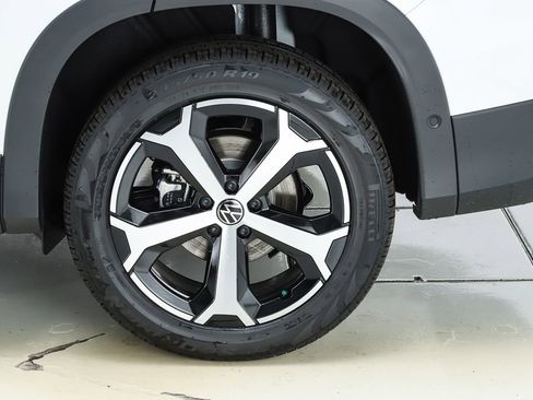 New 2026 Volkswagen Tiguan SE image 45