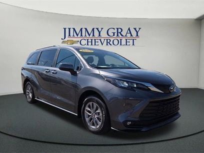 Used 2025 Toyota Sienna XLE