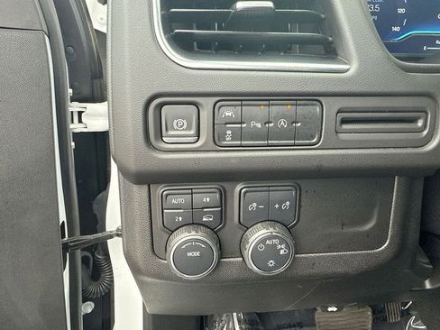 Used 2024 Chevrolet Tahoe LT image 9