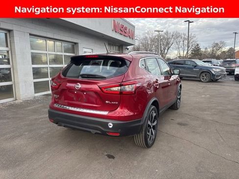 Used 2022 Nissan Rogue Sport SL image 2