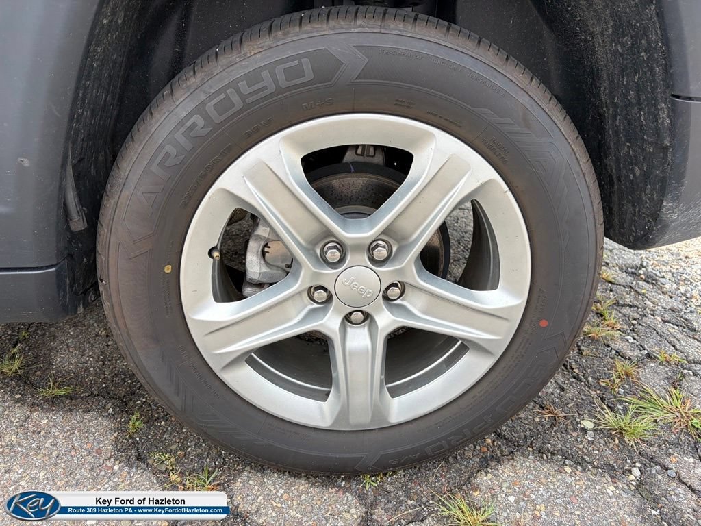 Used 2024 Jeep Compass Latitude AWD/4WD image 8