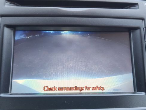 Used 2014 Toyota Prius V Five image 18