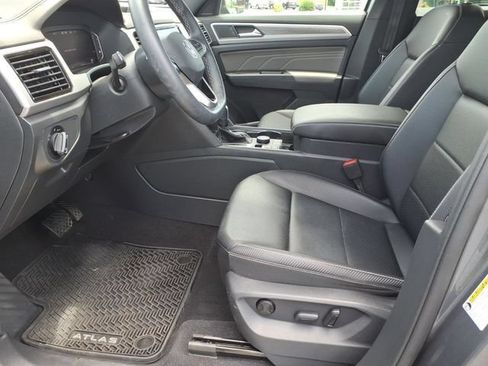 Used 2023 Volkswagen Atlas Cross Sport SE AWD/4WD image 15