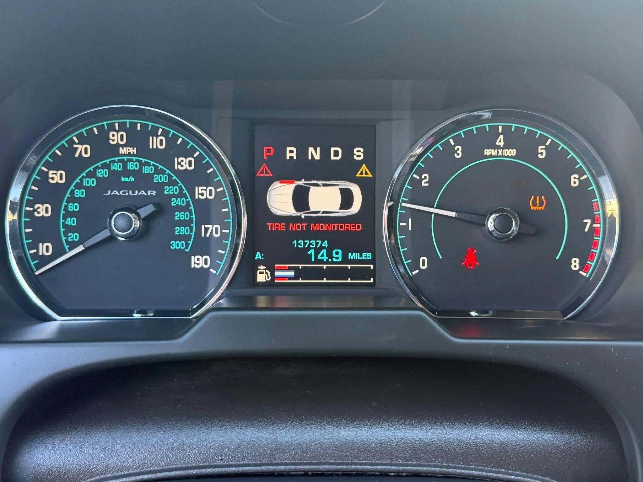 Used 2014 Jaguar XF RWD image 15