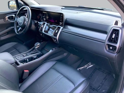 Used 2023 Kia Sorento S w/ Panoramic Sunroof Package FWD image 18