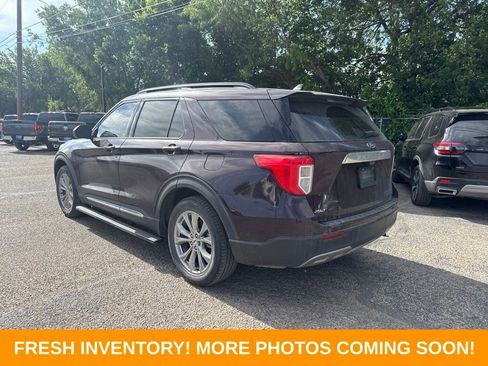 Used 2023 Ford Explorer XLT w/ Equipment Group 202A RWD image 4