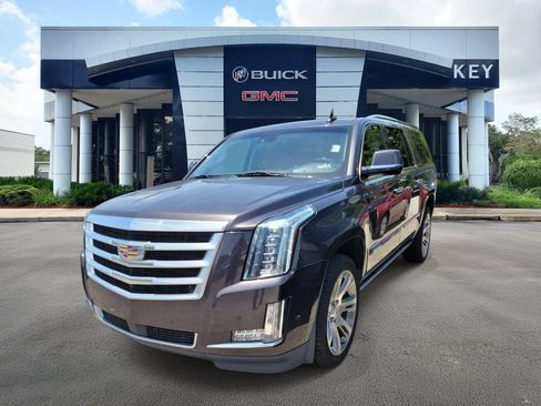 Used 2018 Cadillac Escalade ESV Premium Luxury AWD/4WD image 3