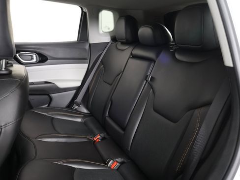 Used 2022 Jeep Compass Limited image 31