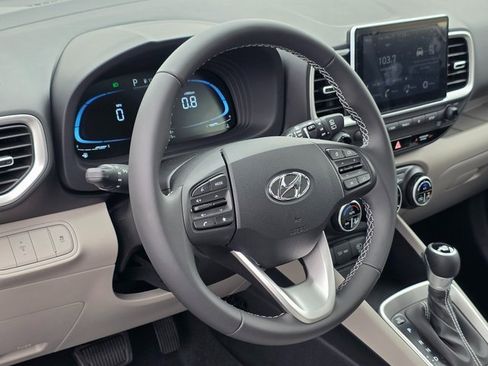 New 2025 Hyundai Venue SEL image 15
