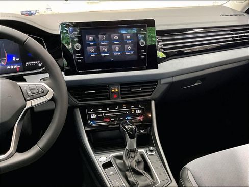 New 2026 Volkswagen Jetta SE FWD image 7
