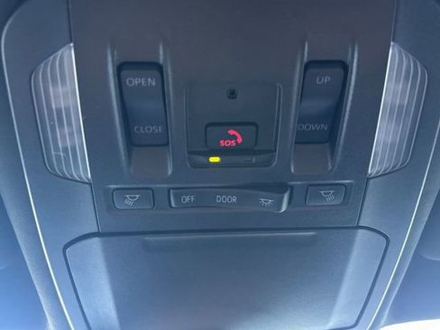 Used 2024 Toyota Highlander XSE FWD image 34