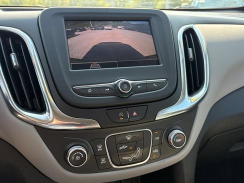 Used 2022 Chevrolet Equinox LT FWD image 11