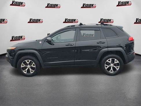 Used 2018 Jeep Cherokee Trailhawk image 8