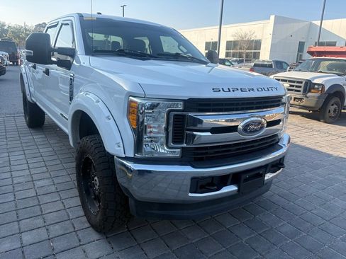 Used 2017 Ford F250 XLT image 10
