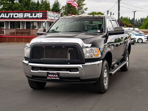 Used 2016 RAM 3500 Tradesman w/ Chrome Appearance Group AWD/4WD image 4