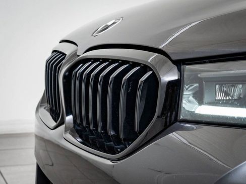 Used 2023 BMW 540i w/ M Sport Package image 3