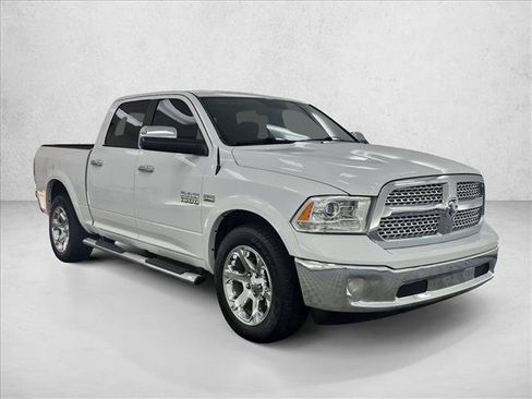 Used 2017 RAM 1500 Laramie AWD/4WD image 3