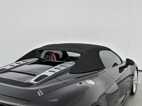 Used 2017 Audi R8 V10 w/ Ceramic Brake Package image 19