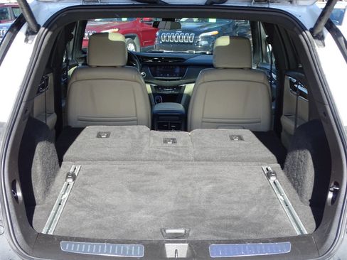 Used 2017 Cadillac XT5 Luxury image 38