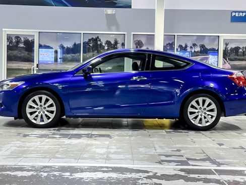 Used 2010 Honda Accord EX-L image 2