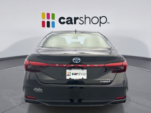 Used 2021 Toyota Avalon Limited w/ Advanced Safety Package FWD image 4