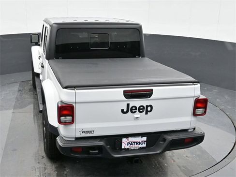 Used 2024 Jeep Gladiator Sport image 27