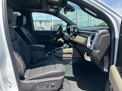 New 2026 GMC Canyon Denali w/ LPO, Black Badging Package AWD/4WD image 25