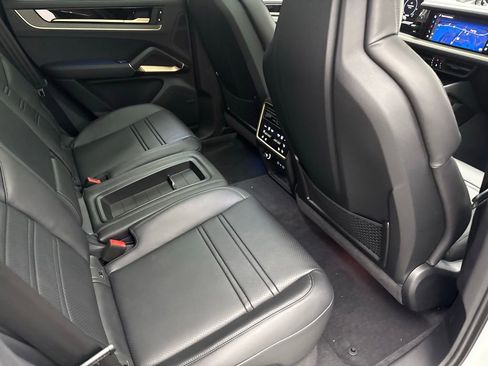 New 2026 Porsche Cayenne Turbo AWD/4WD image 30