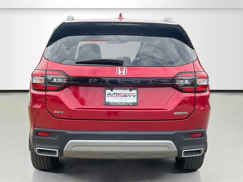 Used 2023 Honda Pilot Touring image 6