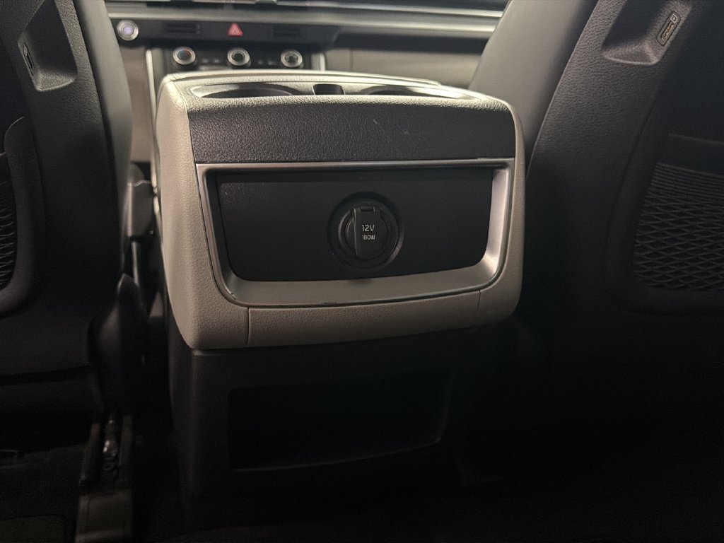 Used 2023 Kia Carnival LX FWD image 19