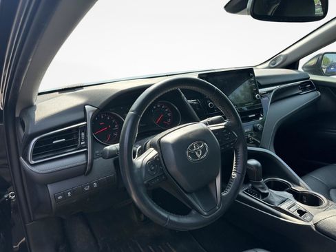 Used 2021 Toyota Camry XSE FWD image 11