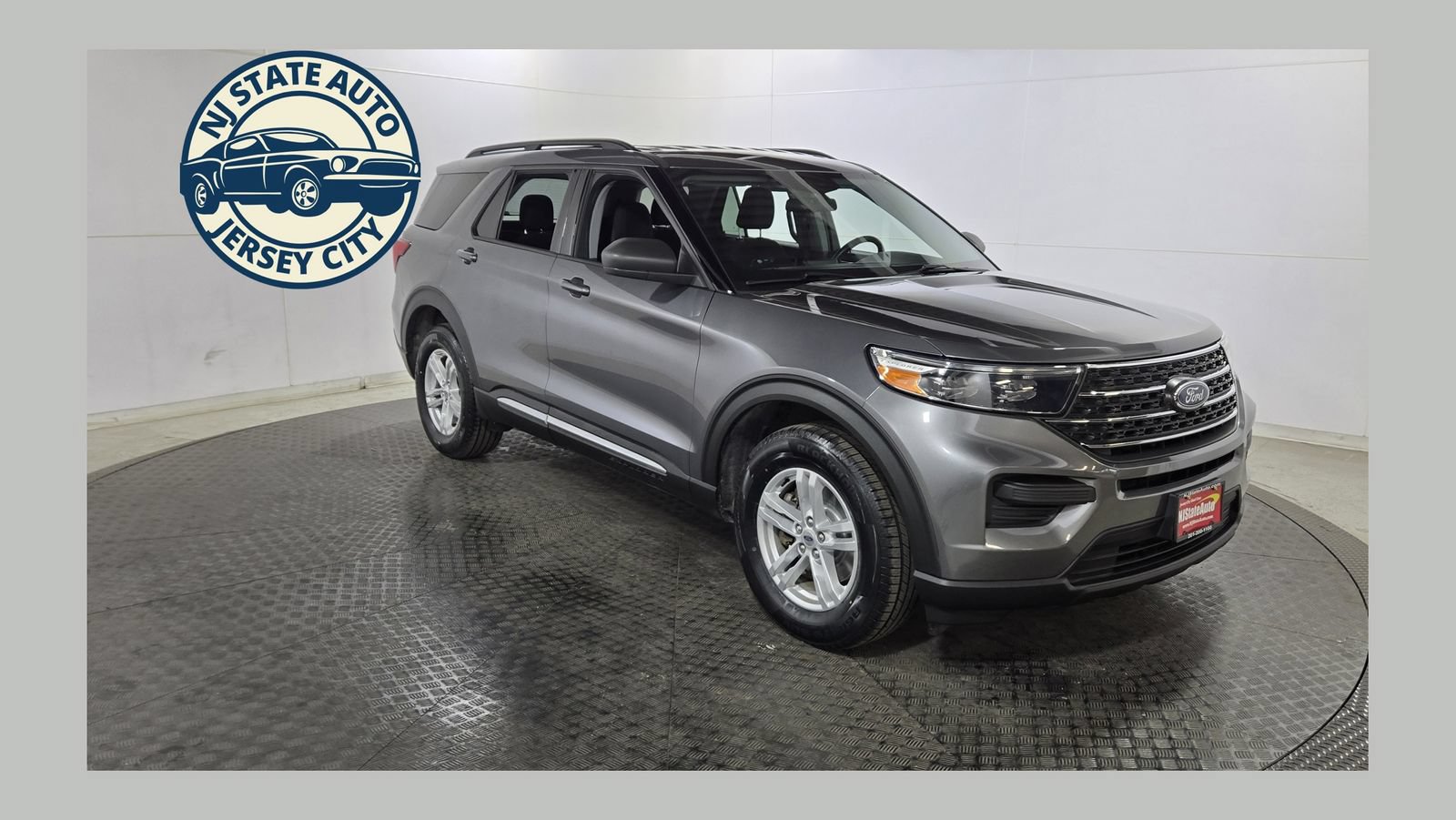 Used 2022 Ford Explorer XLT AWD/4WD image 1