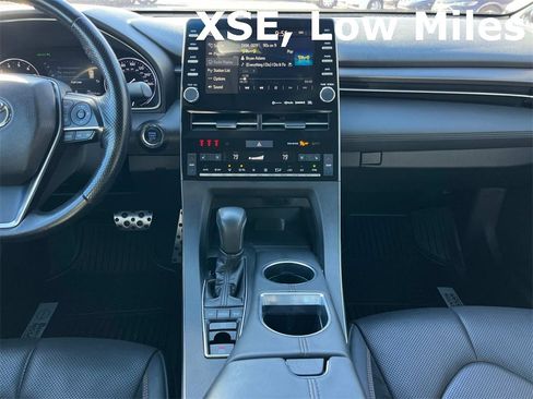 Used 2019 Toyota Avalon Touring w/ Advanced Safety Package image 19